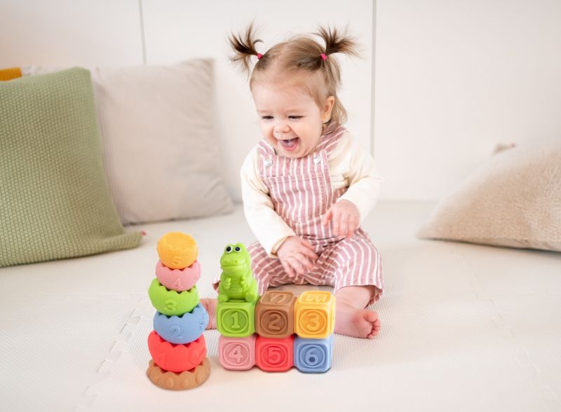 Zestaw Montessori  Klocki i piramida sensoryczna 13 el.