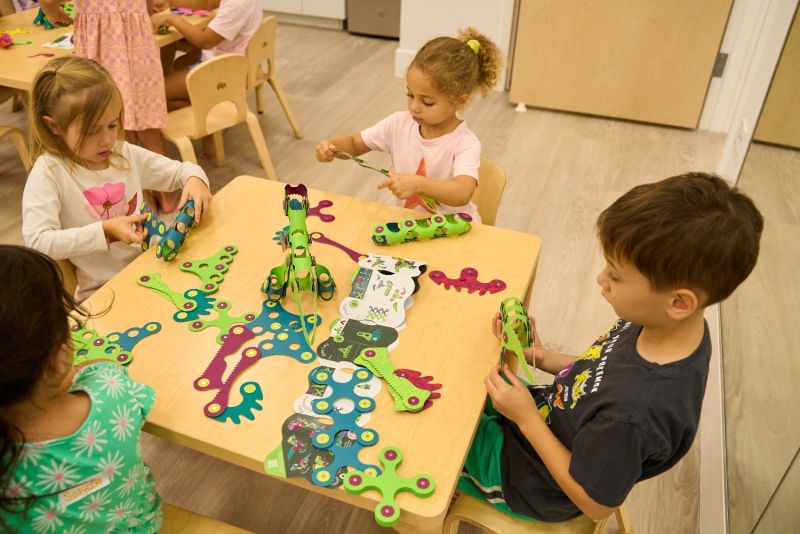 Clixo, Dinozaury - komplet 22 magnetycznych elementów