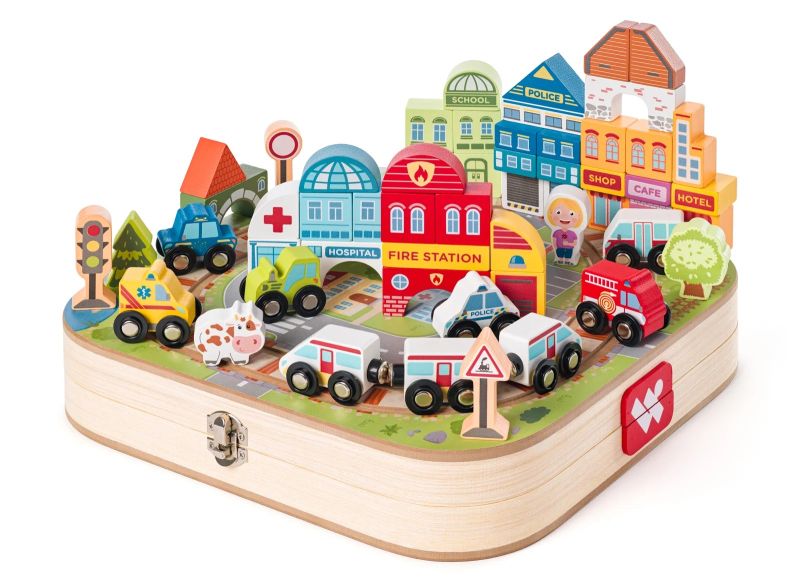 Kolejka ósemka w walizce - Miasto