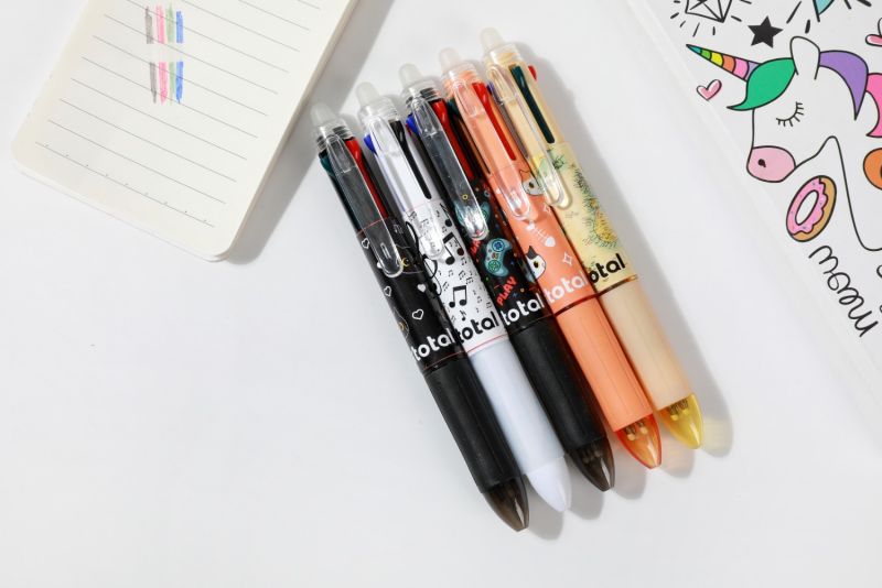 Długopis 4-kolorowy zmazywalny czarny kot 0.5mm