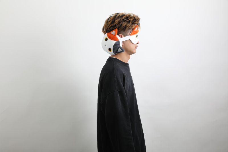 Poduszka podróżna z maską pomarańczowy kot