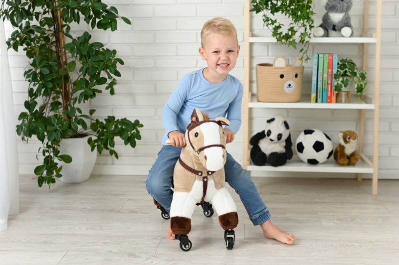 Konik Mustang na kółkach