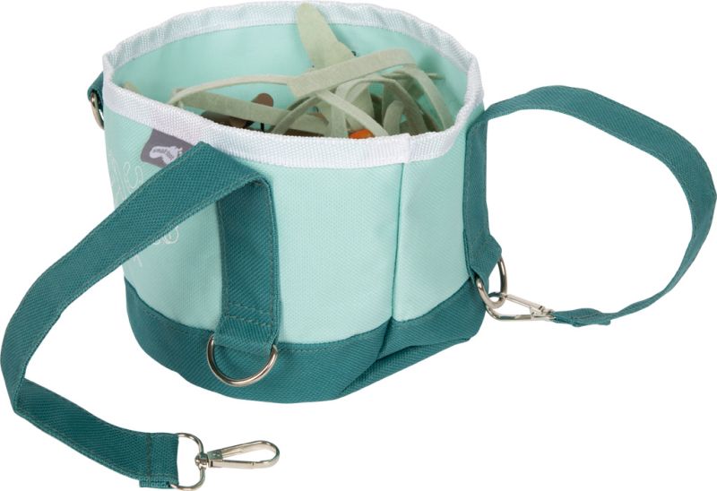 Zestaw do karmienia koni z paszą i smakołykami