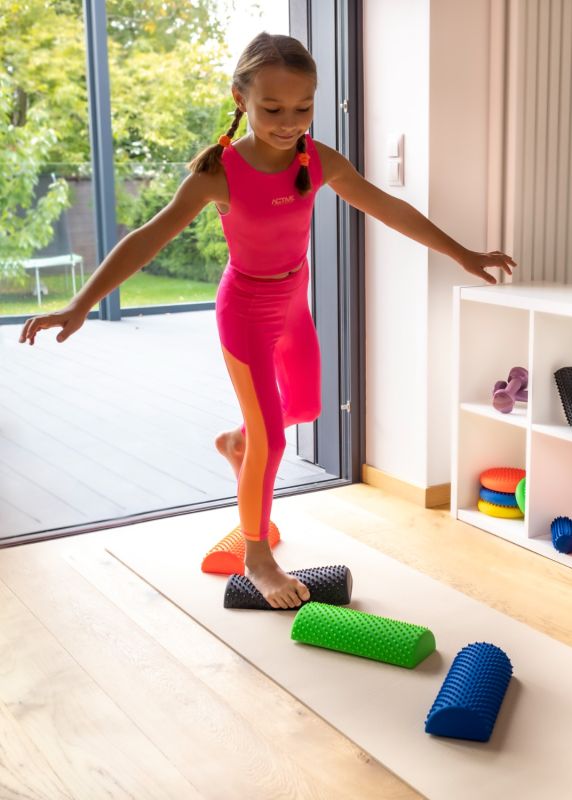 TULLO fizjo Półwałek do masażu sensoryczny z kolcami zielony