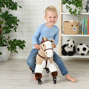 Konik Mustang na kółkach